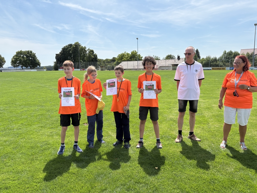 Zwei Arenen sichern einen zügigen Ablauf. Während an der einen gespielt wurde, konnte man schon am anderen vorbereiten.