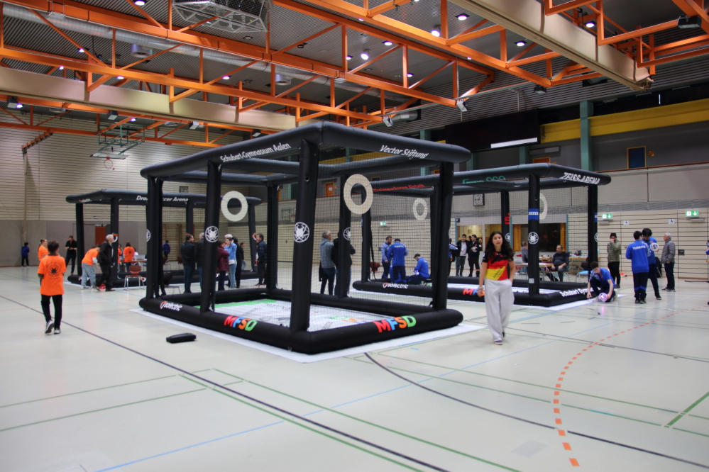 zwei drone arena