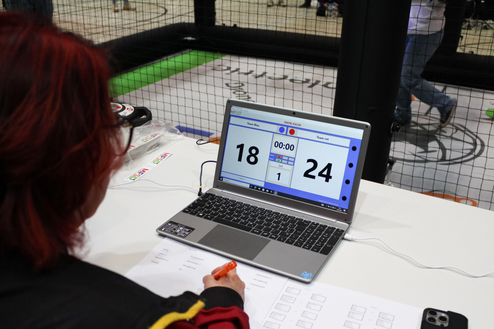 Die Software von Manfred Stratmann hat ebenfalls viel Mühe gespart. Sie ist sogar kostenlos beim MFSD online abrufbar.