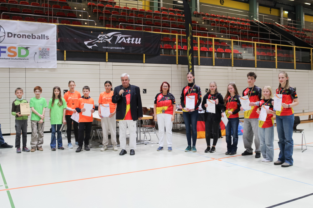 Siegerehrung bei der Deutschen Meisterschaft: Die drei Teams des Schubart-Gymnasiums machten die Gewinner aus.