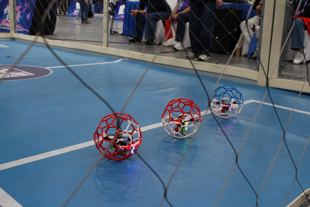 Ein Blick auf die kleineren Bälle der Subclass B, kurz vor dem Start.