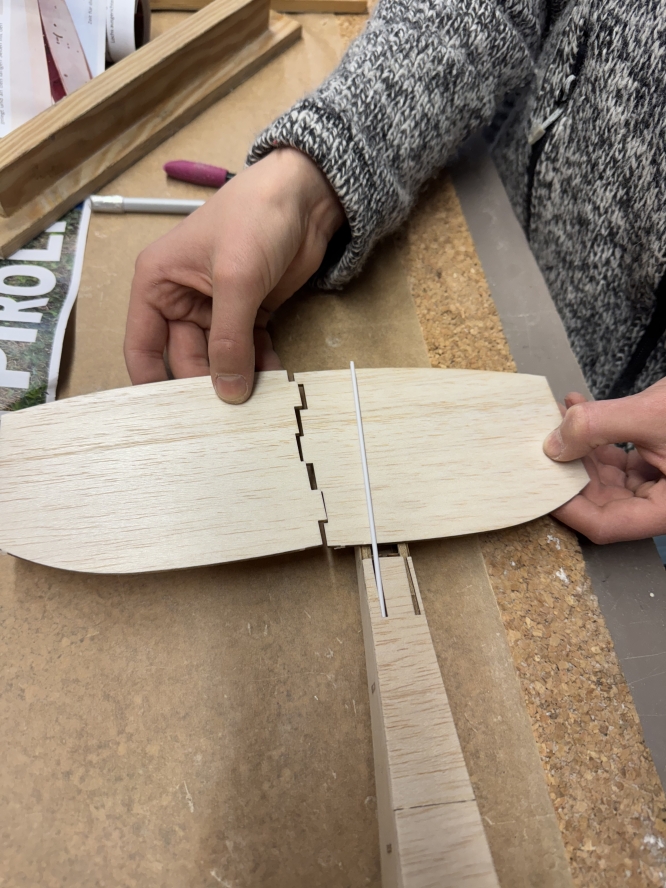 Bei dem Piroli kann man eigentlich nichts falsch machen – die Verzapfung der Teile gibt die richtige Position stets vor.